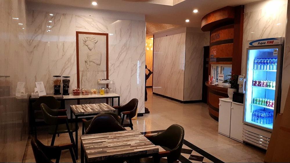 Geoje A-Plus Hotel Екстериор снимка