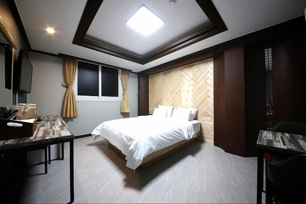 Geoje A-Plus Hotel Екстериор снимка