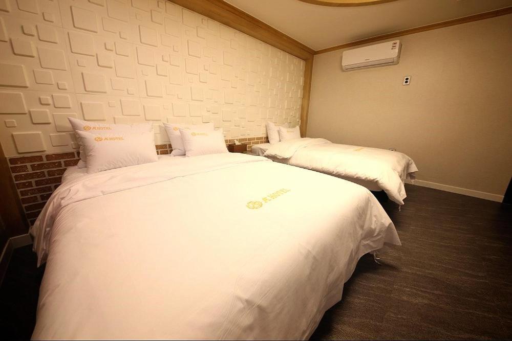 Geoje A-Plus Hotel Екстериор снимка